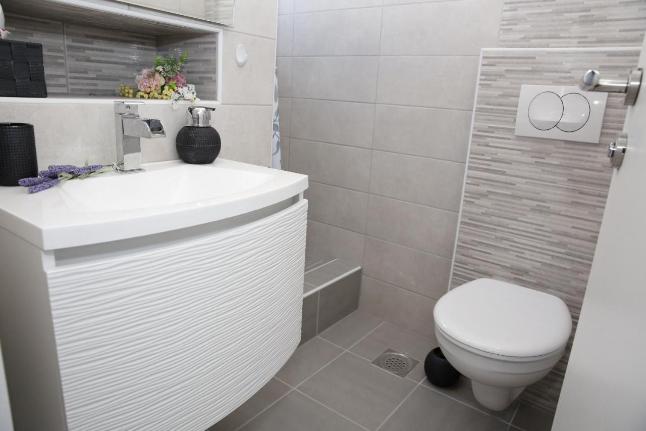 וודיצה Apartments Stonehouse מראה חיצוני תמונה